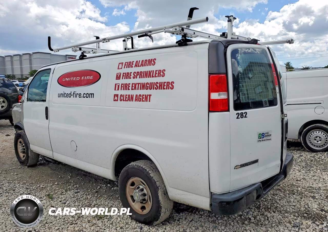 2021 Chevrolet Express G2500 VIN:1GCWGAFP5M1303789 - 2