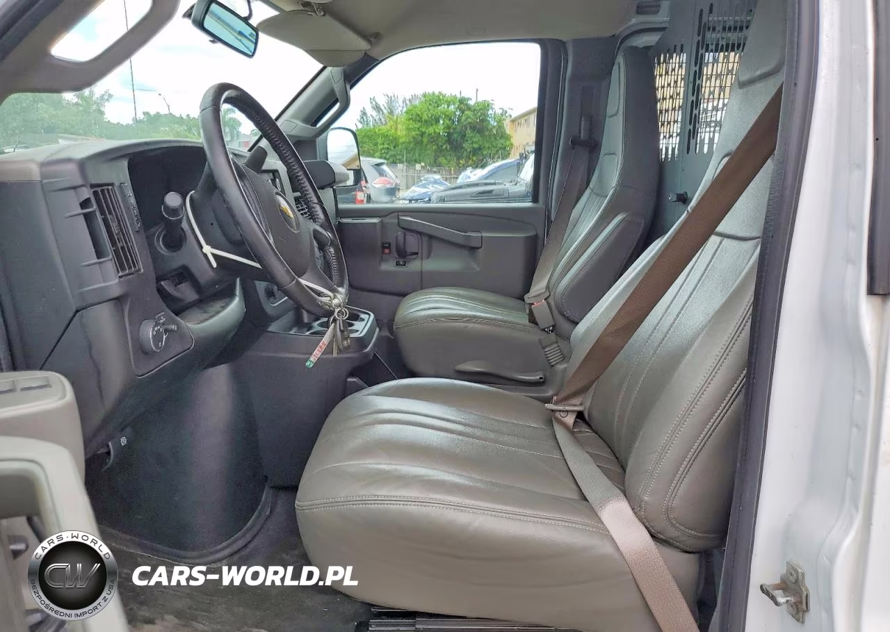 2021 Chevrolet Express G2500 VIN:1GCWGAFP5M1303789 - 7