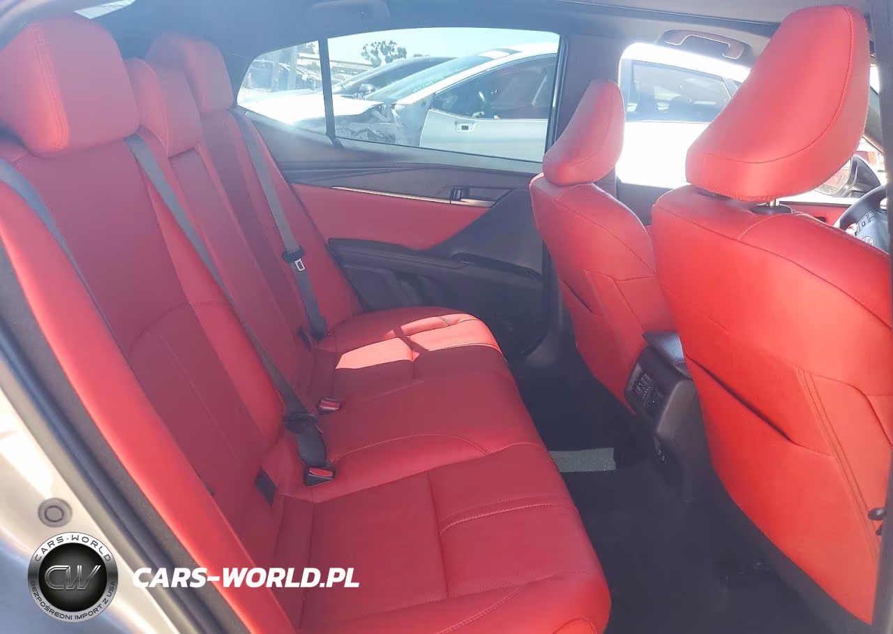 2026 Toyota Camry Xse VIN:4T1DAACKXTU322672 - 10