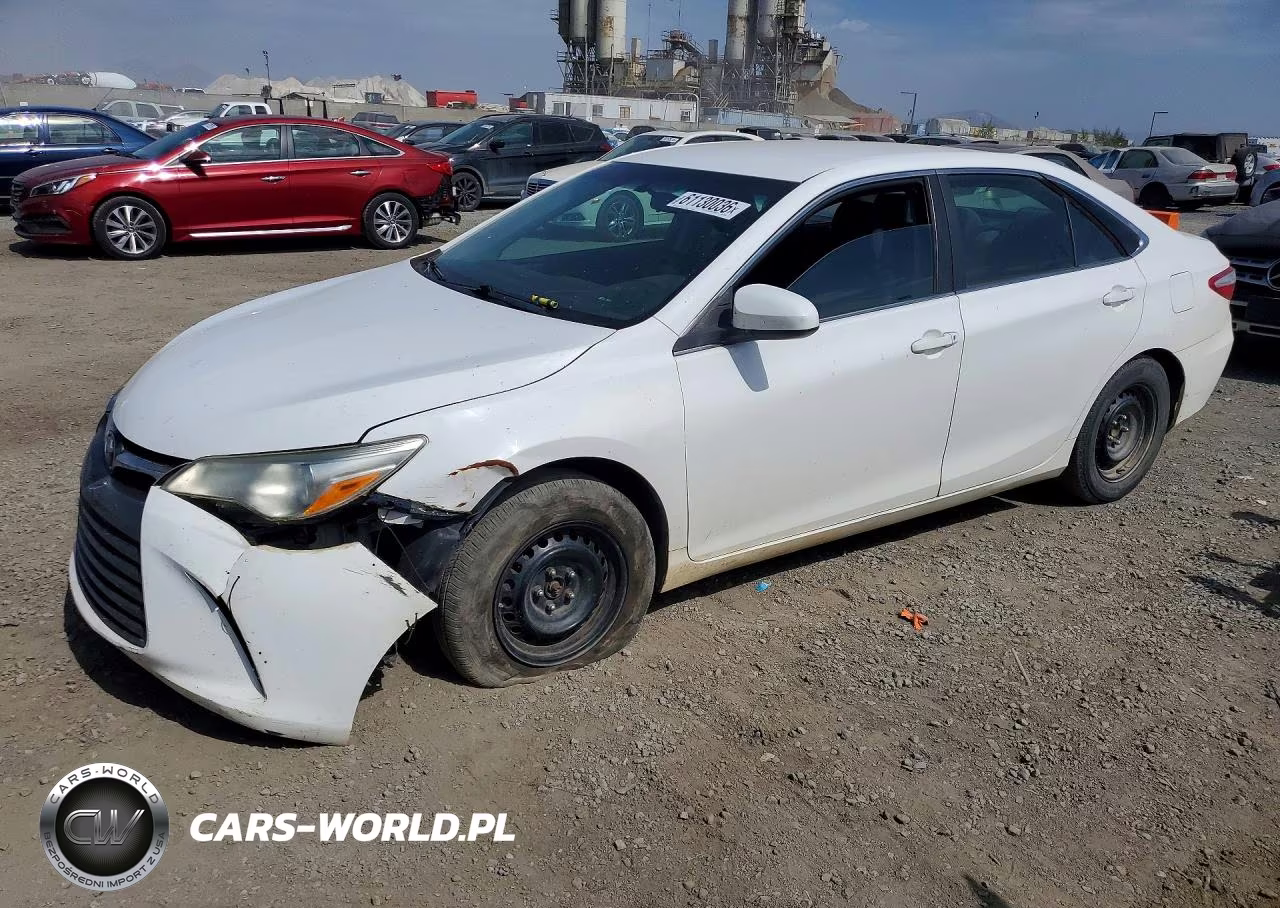 2016 Toyota Camry Le – zdjęcie 1 z 12