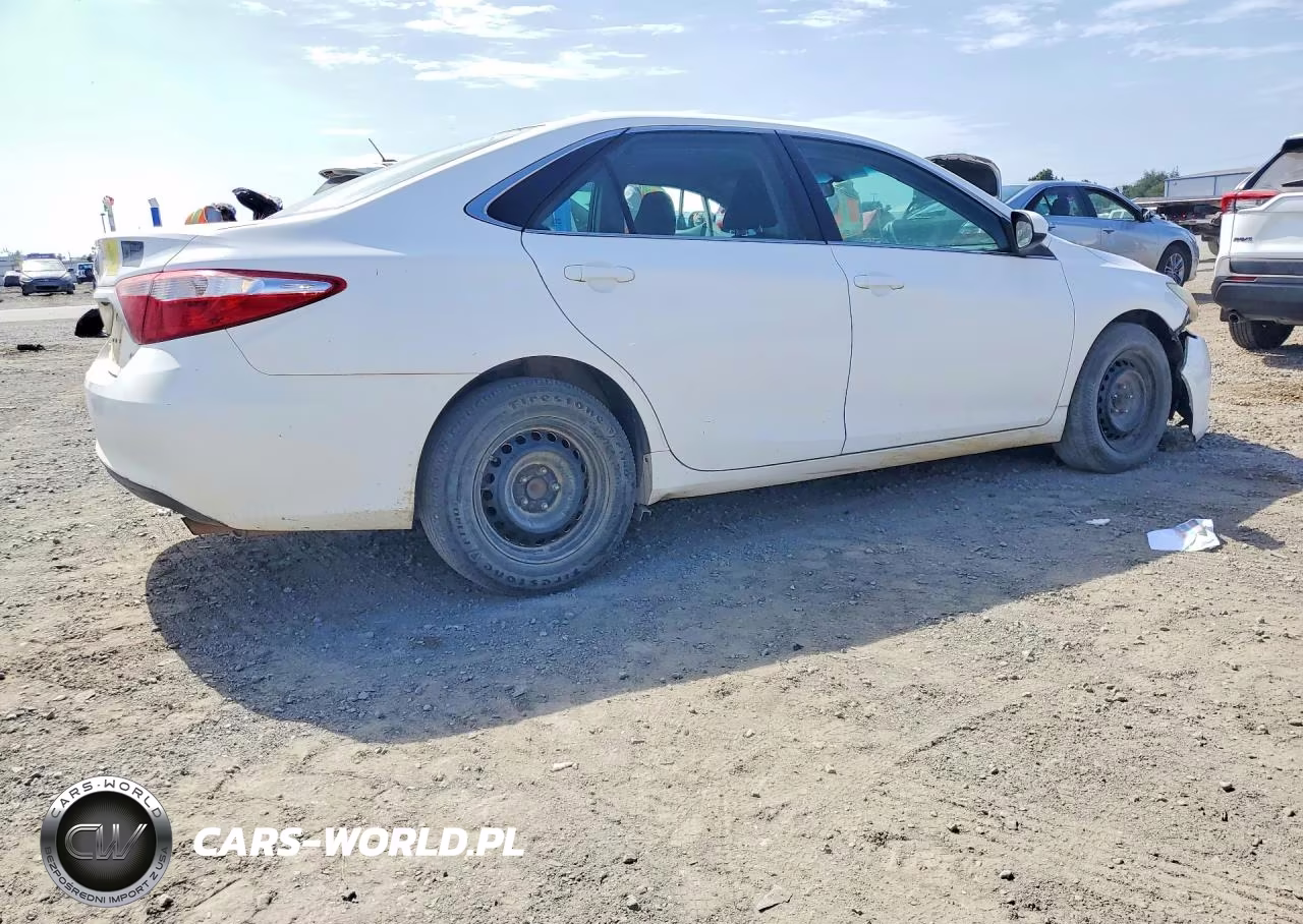 2016 Toyota Camry Le VIN:4T1BF1FK2GU239795 - 3