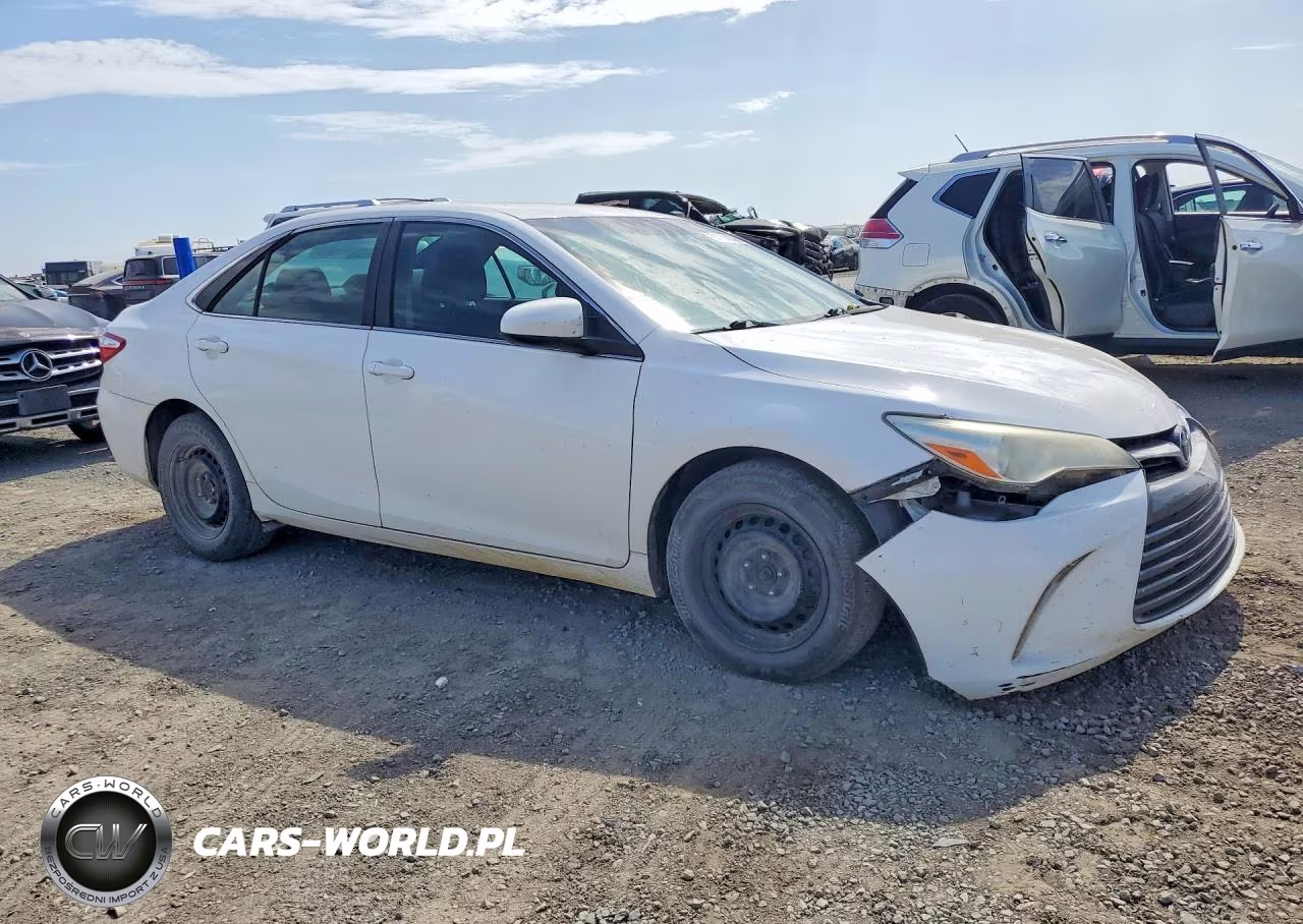 2016 Toyota Camry Le VIN:4T1BF1FK2GU239795 - 4