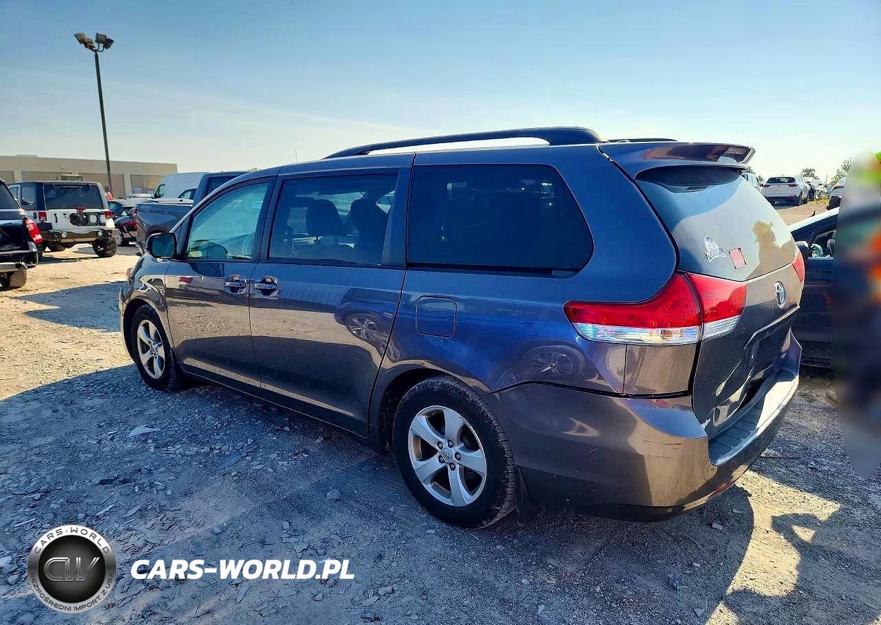 2013 Toyota Sienna Le VIN:5TDKK3DC2DS292682 - 2