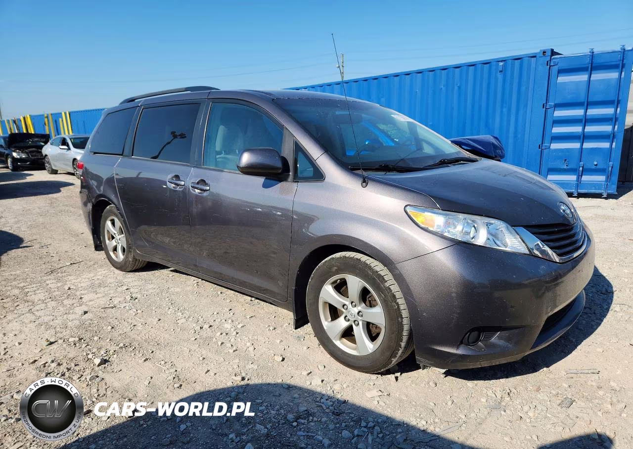 2013 Toyota Sienna Le VIN:5TDKK3DC2DS292682 - 4