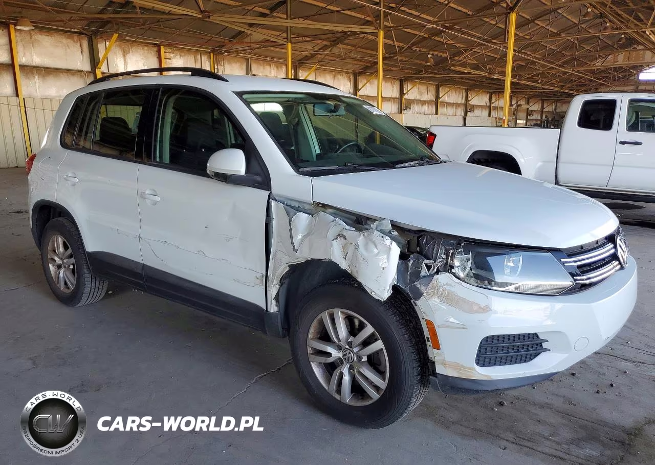 2015 Volkswagen Tiguan S VIN:WVGAV7AX2FW565345 - 4