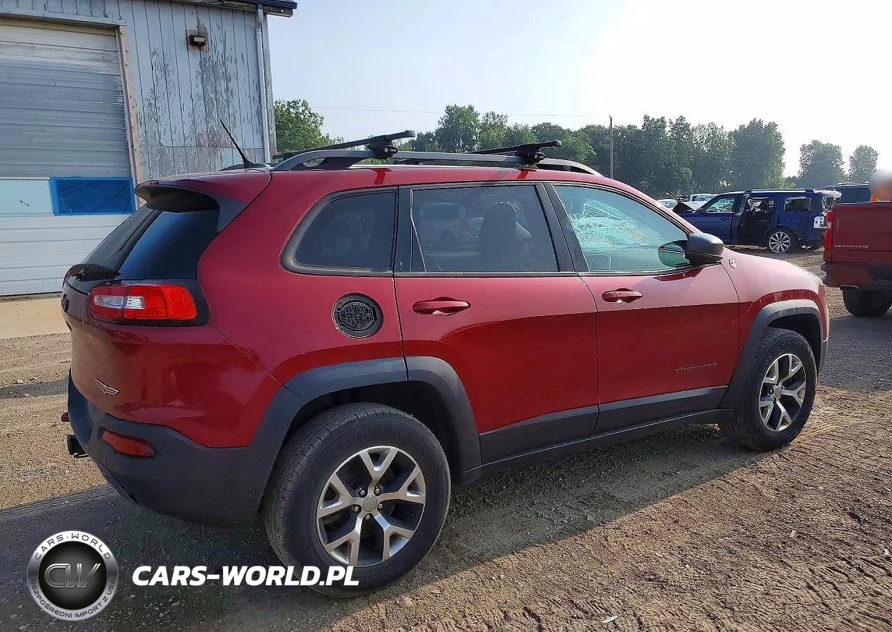 2015 Jeep Cherokee Trailhawk VIN:1C4PJMBS7FW524673 - 3