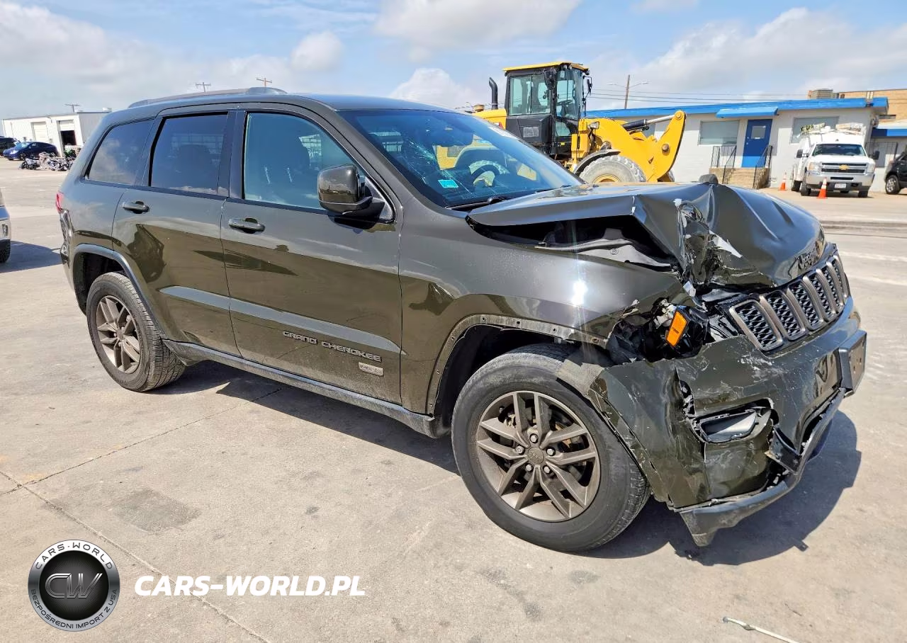 2016 Jeep Grand Cherokee Laredo VIN:1C4RJEAG4GC436646 - 4
