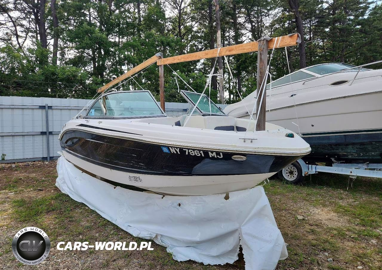 2013 Chaparral Boat