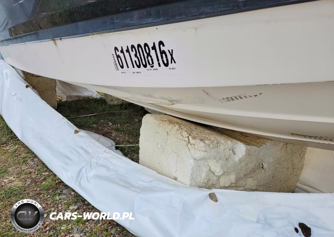 2013 Chaparral Boat VIN:FGBV0686B313 - 9