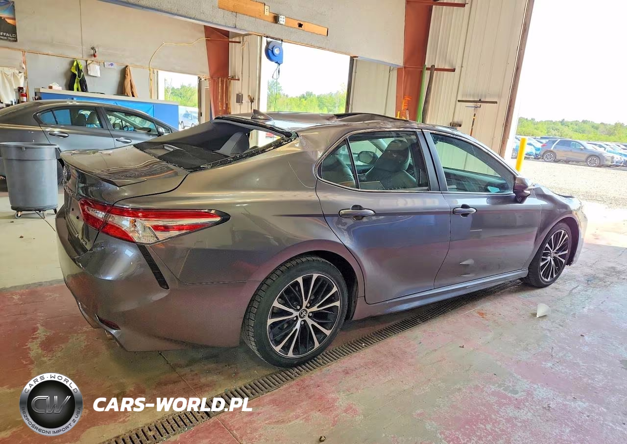 2020 Toyota Camry Se VIN:4T1G11AKXLU917375 - 3