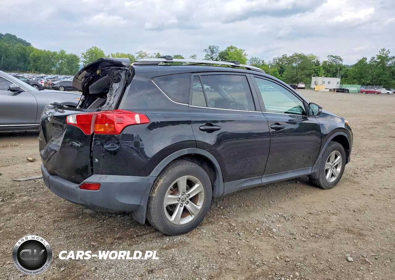 2015 Toyota Rav4 Xle VIN:2T3RFREV6FW230564 - 3