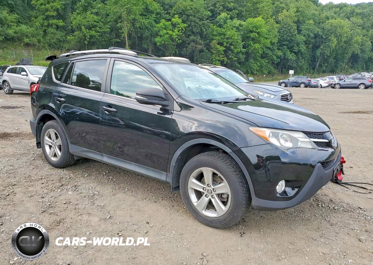 2015 Toyota Rav4 Xle VIN:2T3RFREV6FW230564 - 4