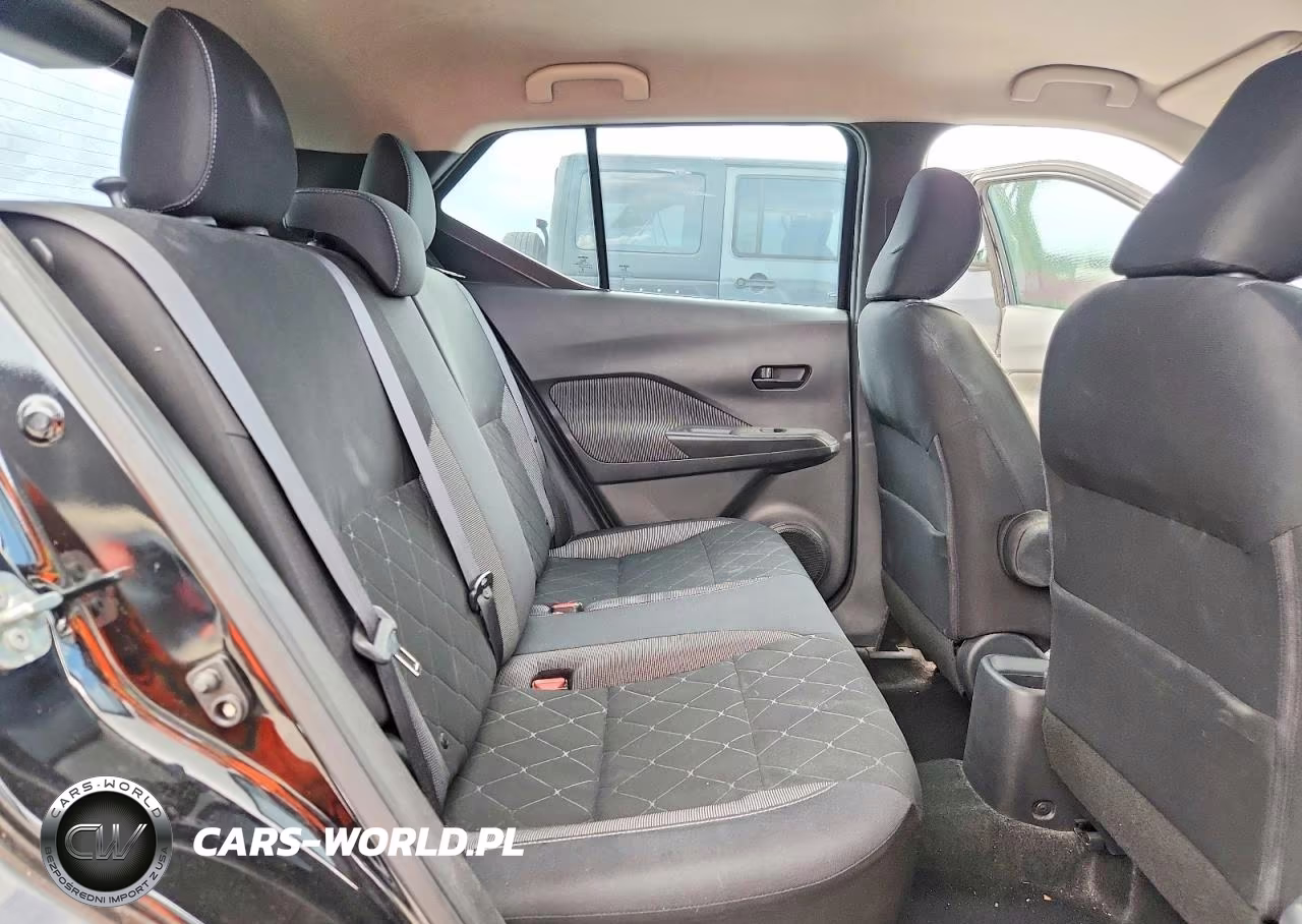 2018 Nissan Kicks S VIN:3N1CP5CU8JL523973 - 11