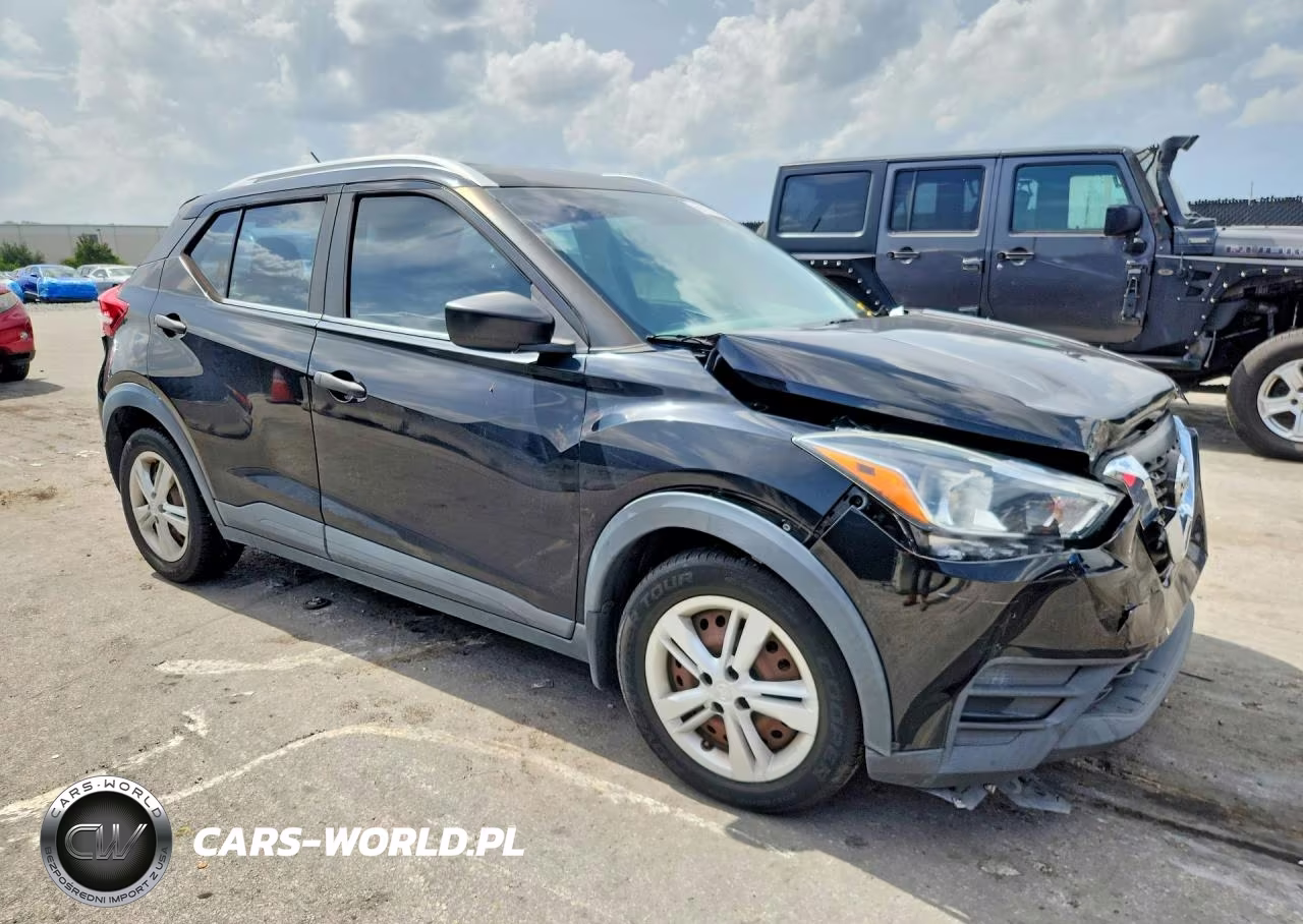 2018 Nissan Kicks S VIN:3N1CP5CU8JL523973 - 4