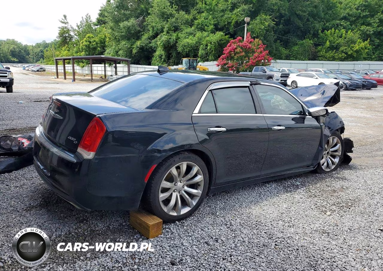 2017 Chrysler 300C VIN:2C3CCAEG6HH561038 - 3