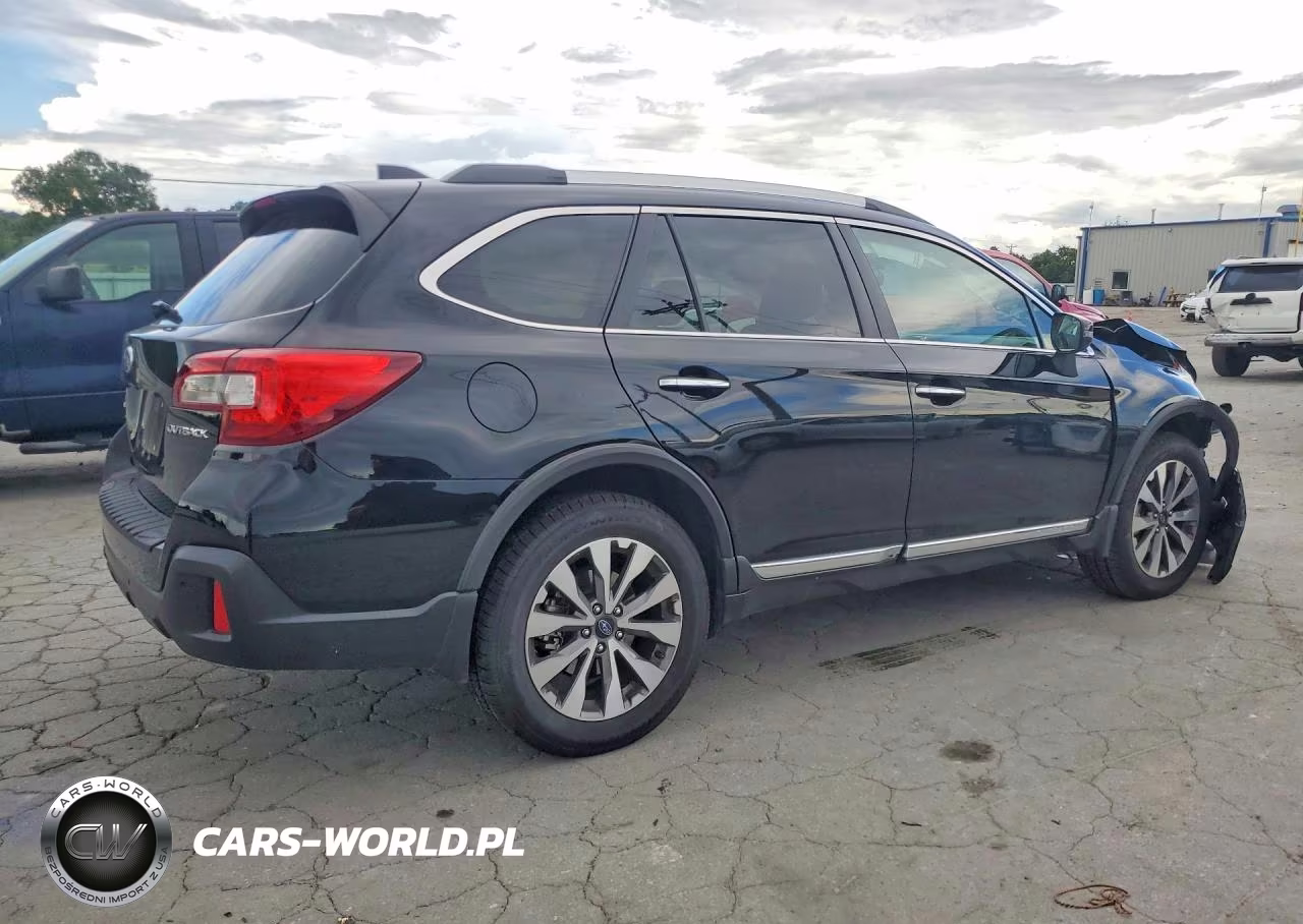 2018 Subaru Outback Touring VIN:4S4BSATC6J3317288 - 3