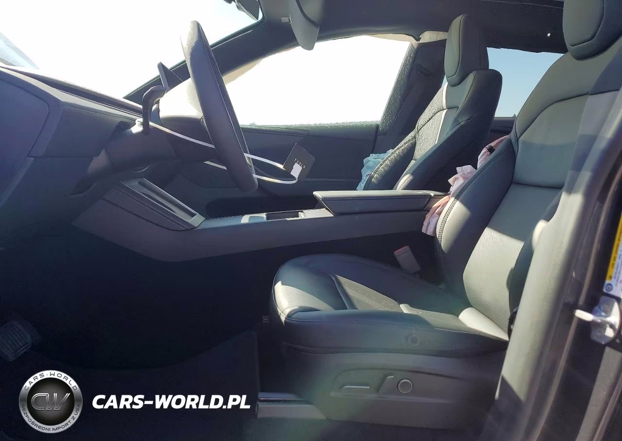 2026 Tesla Model Y VIN:7SAYGDEE2TF640519 - 7