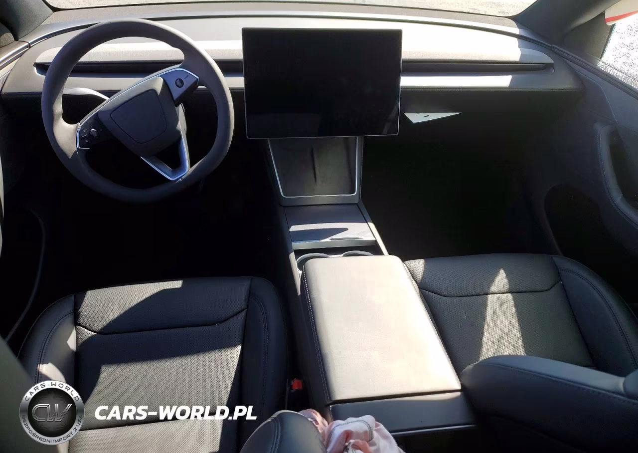 2026 Tesla Model Y VIN:7SAYGDEE2TF640519 - 8