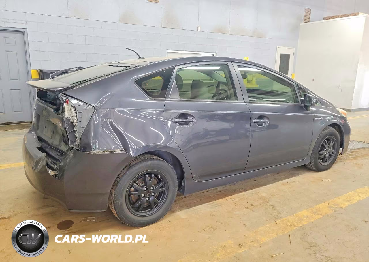 2014 Toyota Prius Two VIN:JTDKN3DU8E0389521 - 3