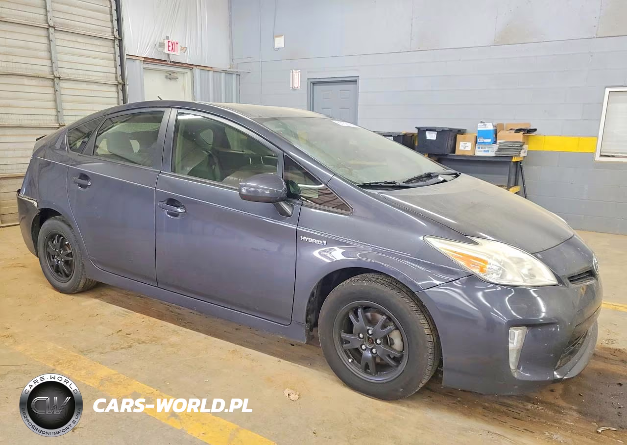 2014 Toyota Prius Two VIN:JTDKN3DU8E0389521 - 4