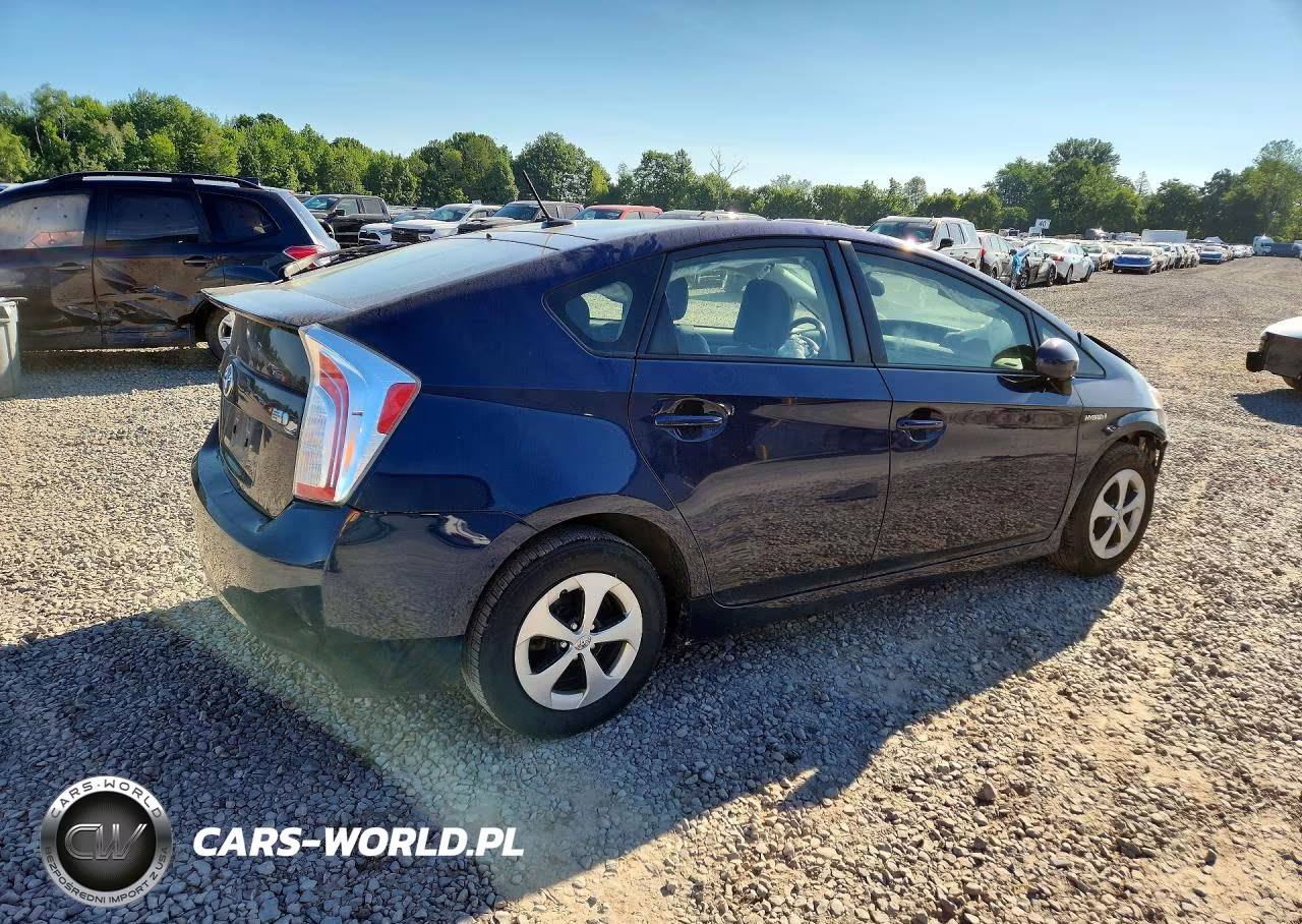 2015 Toyota Prius Four VIN:JTDKN3DU6F0466405 - 3