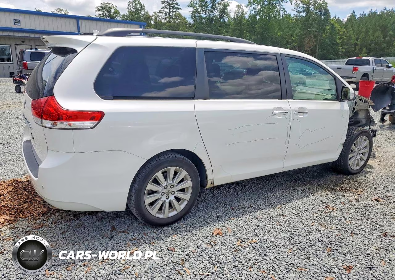 2014 Toyota Sienna Limited 7-Passenger VIN:5TDDK3DC1ES087249 - 3