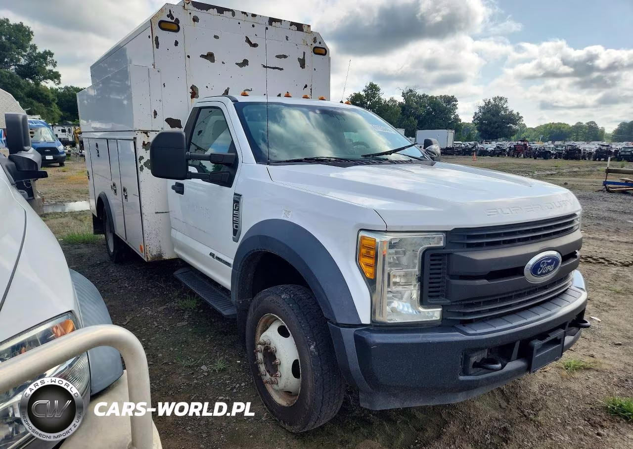 2017 Ford F550 Super Duty VIN:1FDUF5GT3HEB71073 - 4