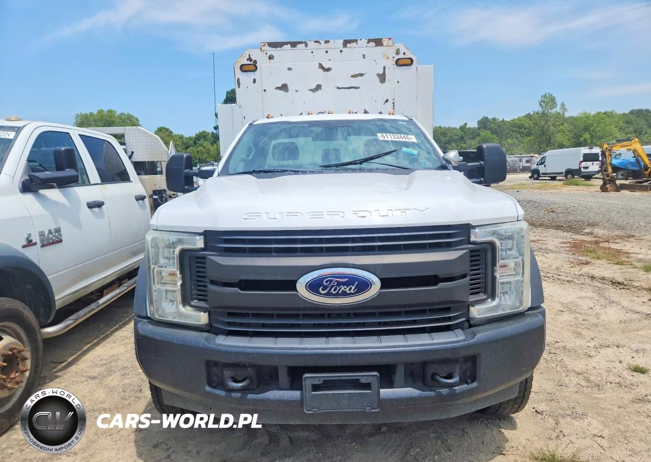 2017 Ford F550 Super Duty VIN:1FDUF5GT3HEB71073 - 5