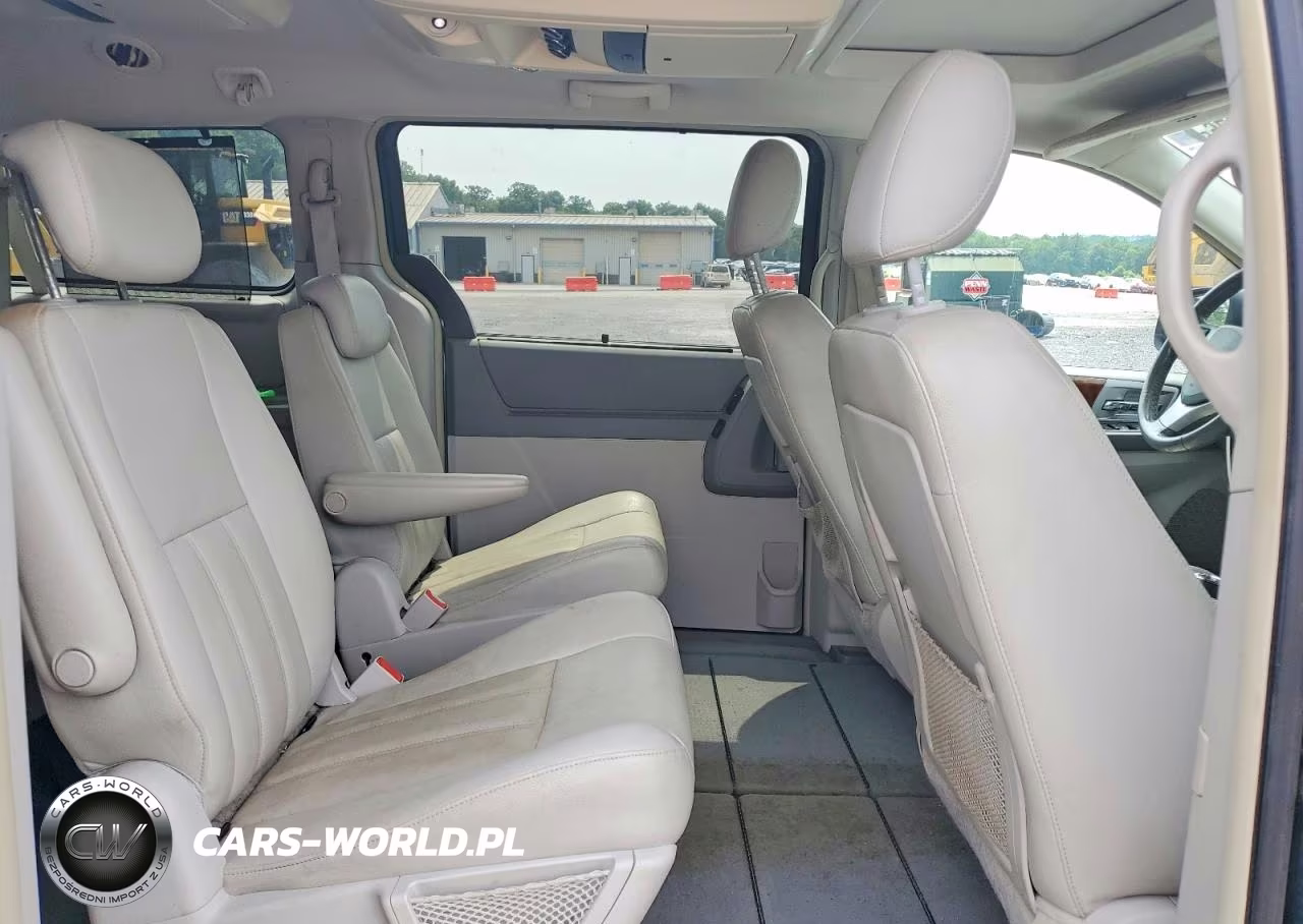 2009 Chrysler Town & Country Touring VIN:2A8HR54169R539582 - 11