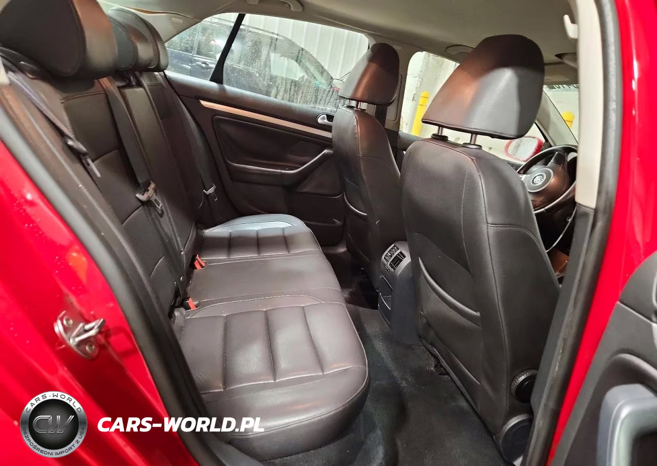 2010 Volkswagen Jetta Limited VIN:3VWAX7AJ1AM150968 - 10