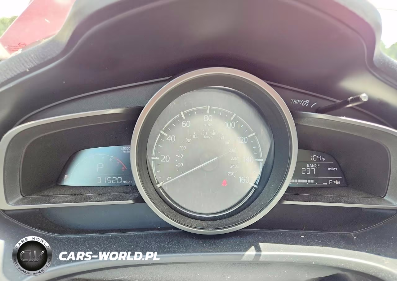 2018 Mazda 3 Touring VIN:3MZBN1V33JM255126 - 9