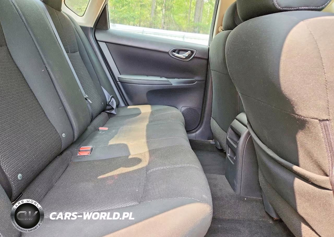 2018 Nissan Sentra S VIN:3N1AB7AP7JY318582 - 10