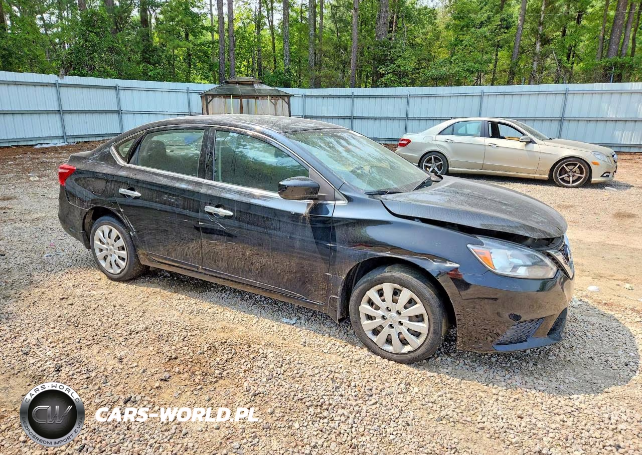2018 Nissan Sentra S VIN:3N1AB7AP7JY318582 - 4