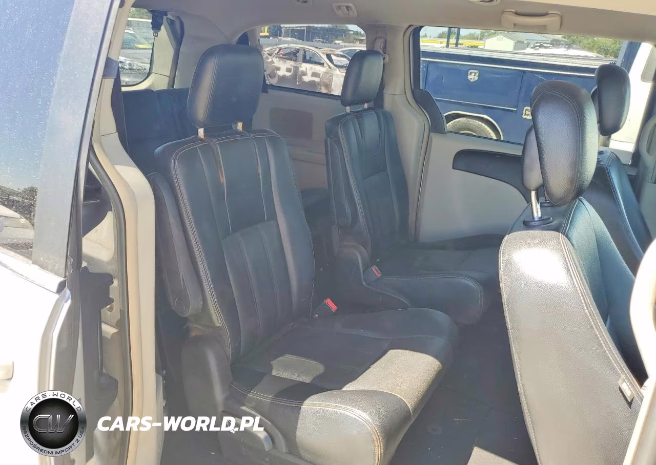 2014 Chrysler Town & Country Touring VIN:2C4RC1BGXER203733 - 11