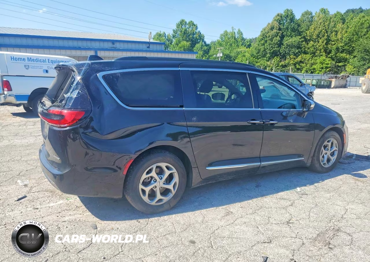 2023 Chrysler Pacifica Limited VIN:2C4RC1GGXPR515627 - 3