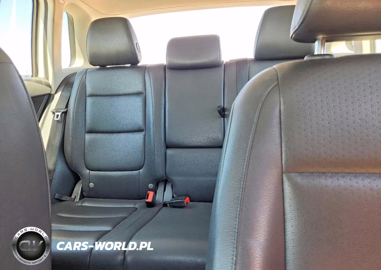 2016 Volkswagen Tiguan S VIN:WVGBV7AX3GW559561 - 10