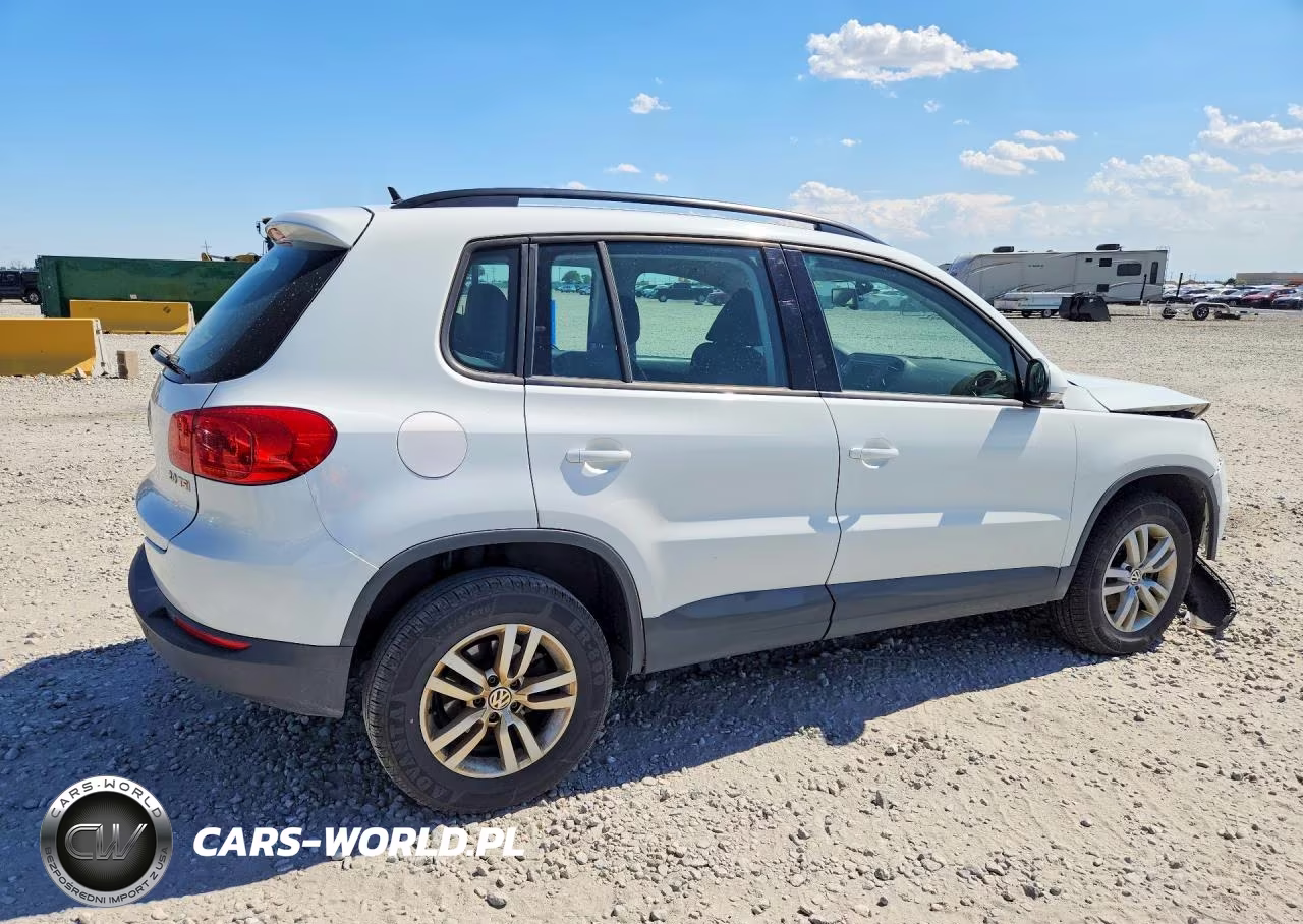 2016 Volkswagen Tiguan S VIN:WVGBV7AX3GW559561 - 3