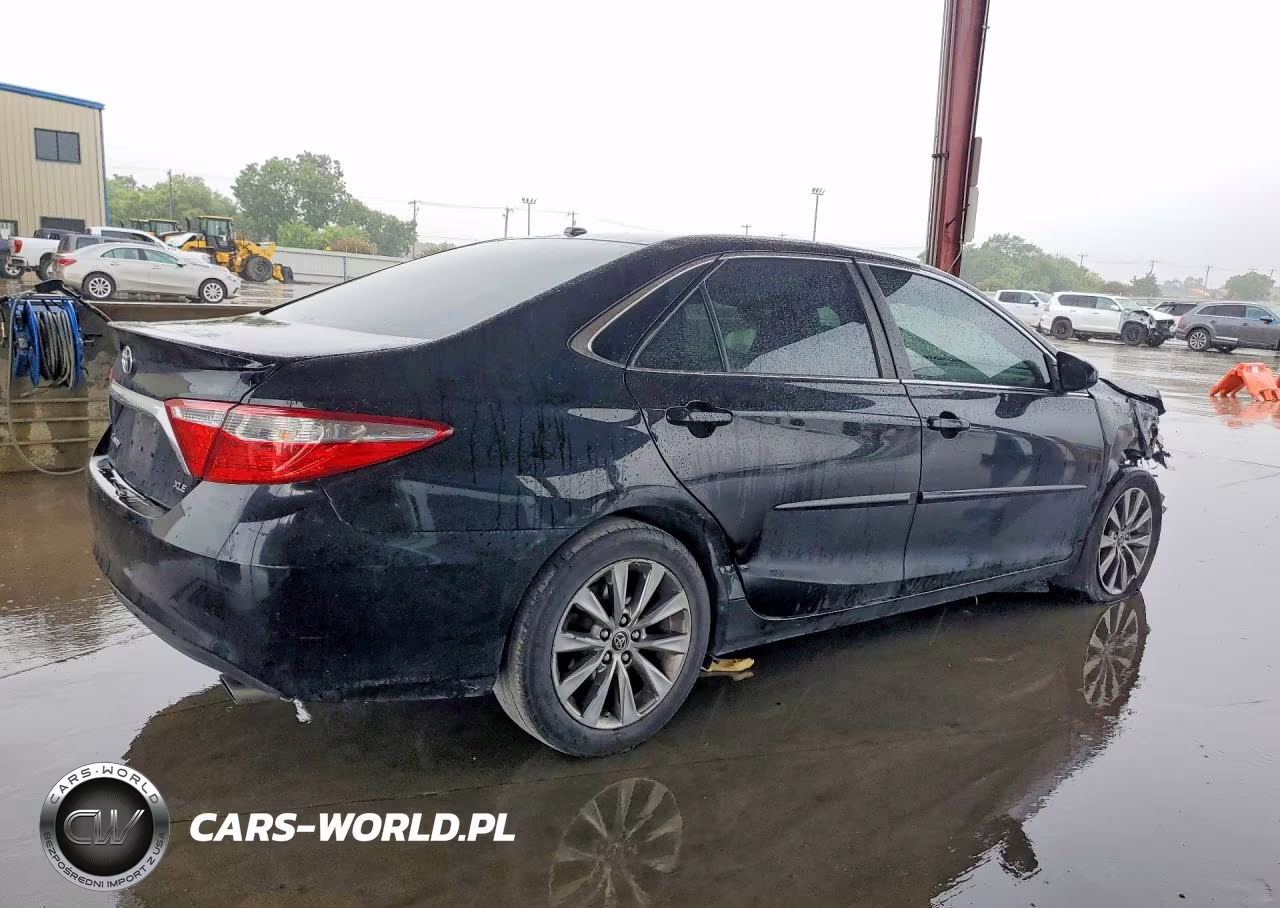 2015 Toyota Camry Xle VIN:4T1BF1FK8FU915083 - 3