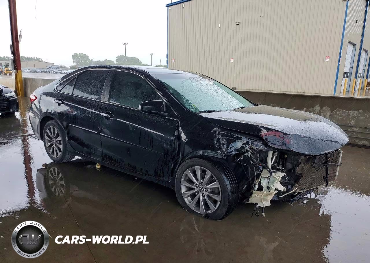 2015 Toyota Camry Xle VIN:4T1BF1FK8FU915083 - 4