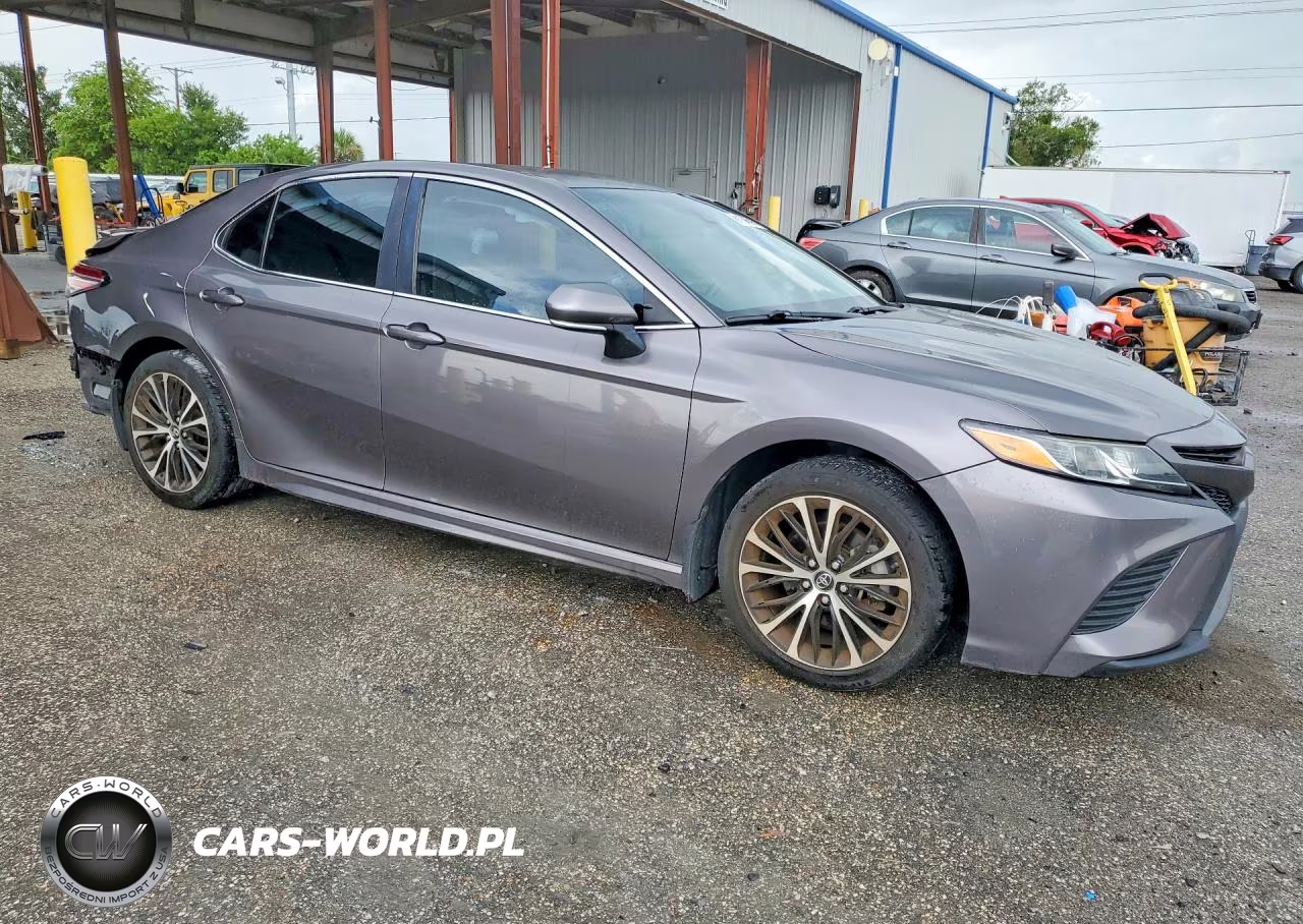 2018 Toyota Camry Se VIN:4T1B11HK3JU157173 - 4