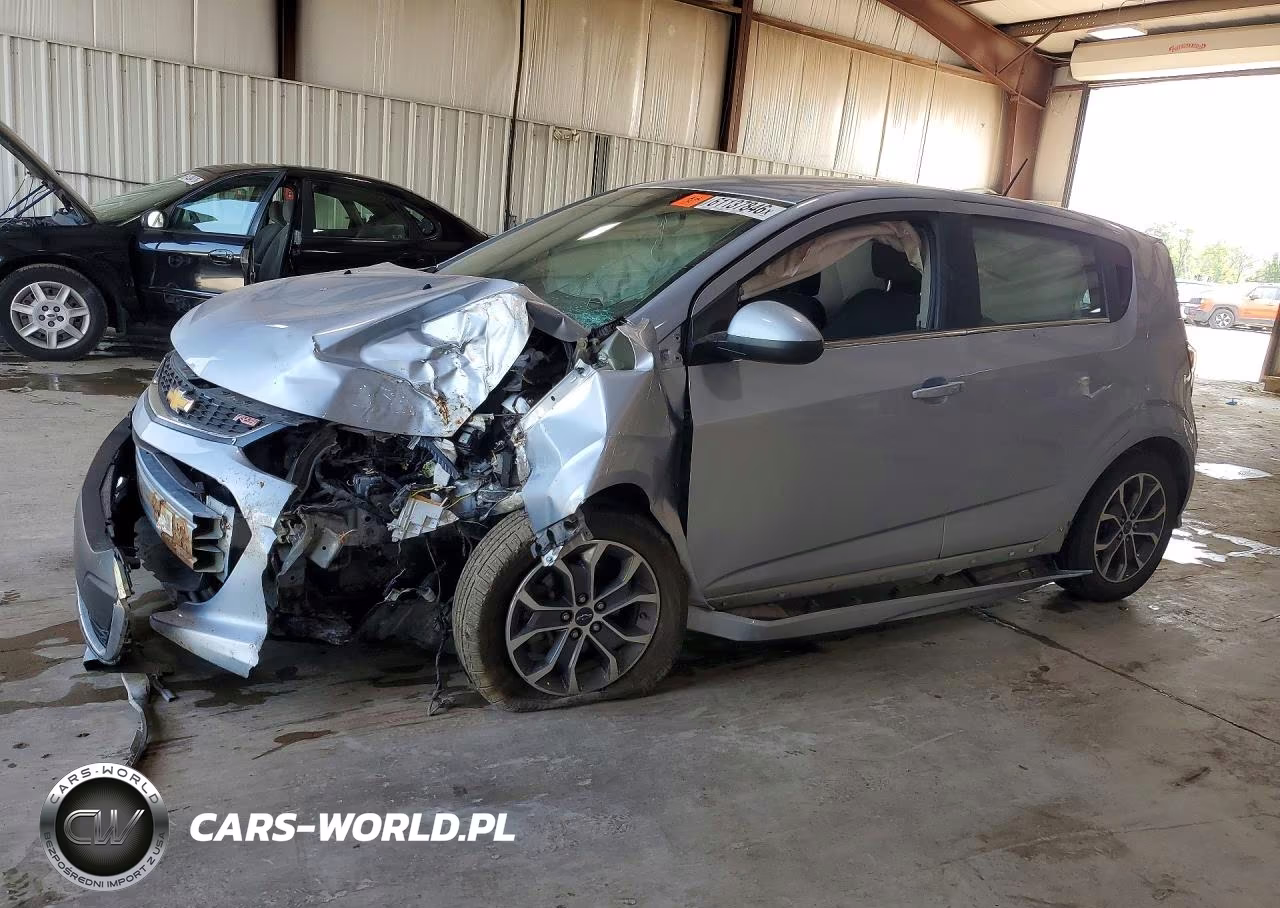 2018 Chevrolet Sonic Lt – zdjęcie 1 z 12
