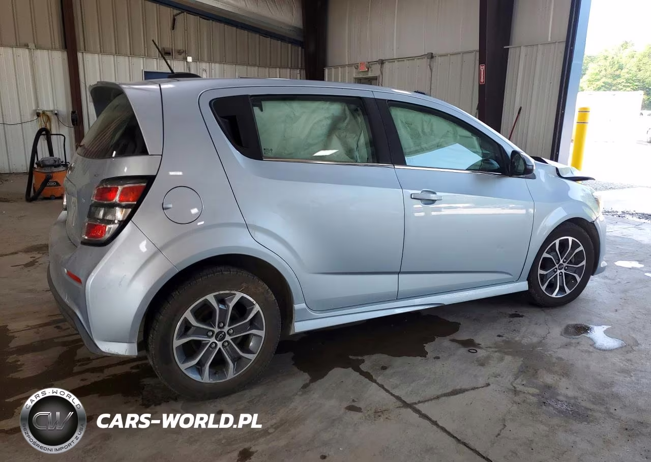 2018 Chevrolet Sonic Lt VIN:1G1JD6SH3J4124085 - 3