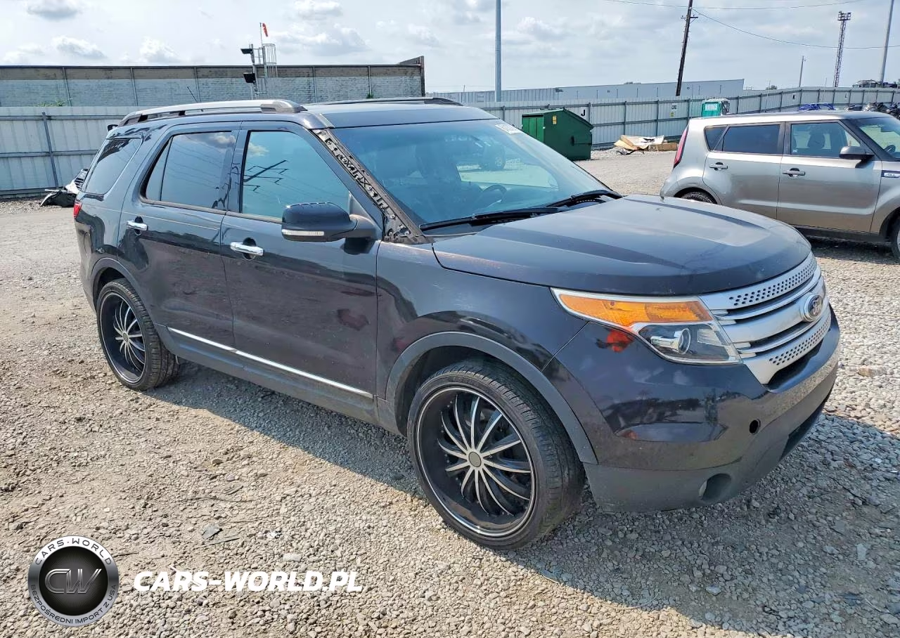 2014 Ford Explorer Xlt VIN:1FM5K8D8XEGA48050 - 4