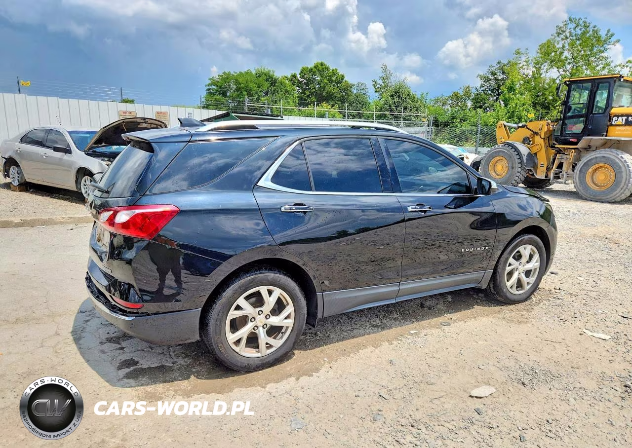 2018 Chevrolet Equinox Premier VIN:2GNAXMEV5J6230130 - 3