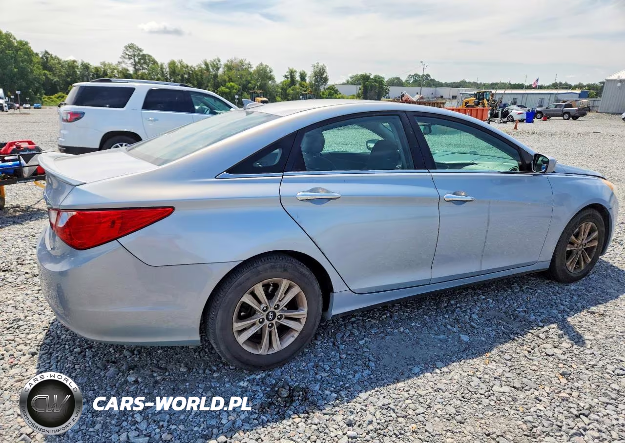 2013 Hyundai Sonata VIN:5NPEB4AC1DH744117 - 3