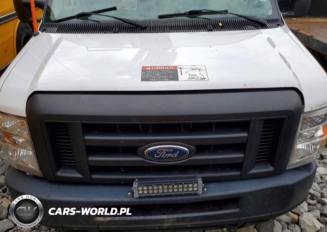 2018 Ford E350 Van With Bucket Lift VIN:1FDWE3FS3JDC07705 - 12