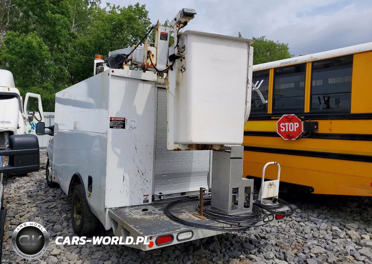 2018 Ford E350 Van With Bucket Lift VIN:1FDWE3FS3JDC07705 - 2