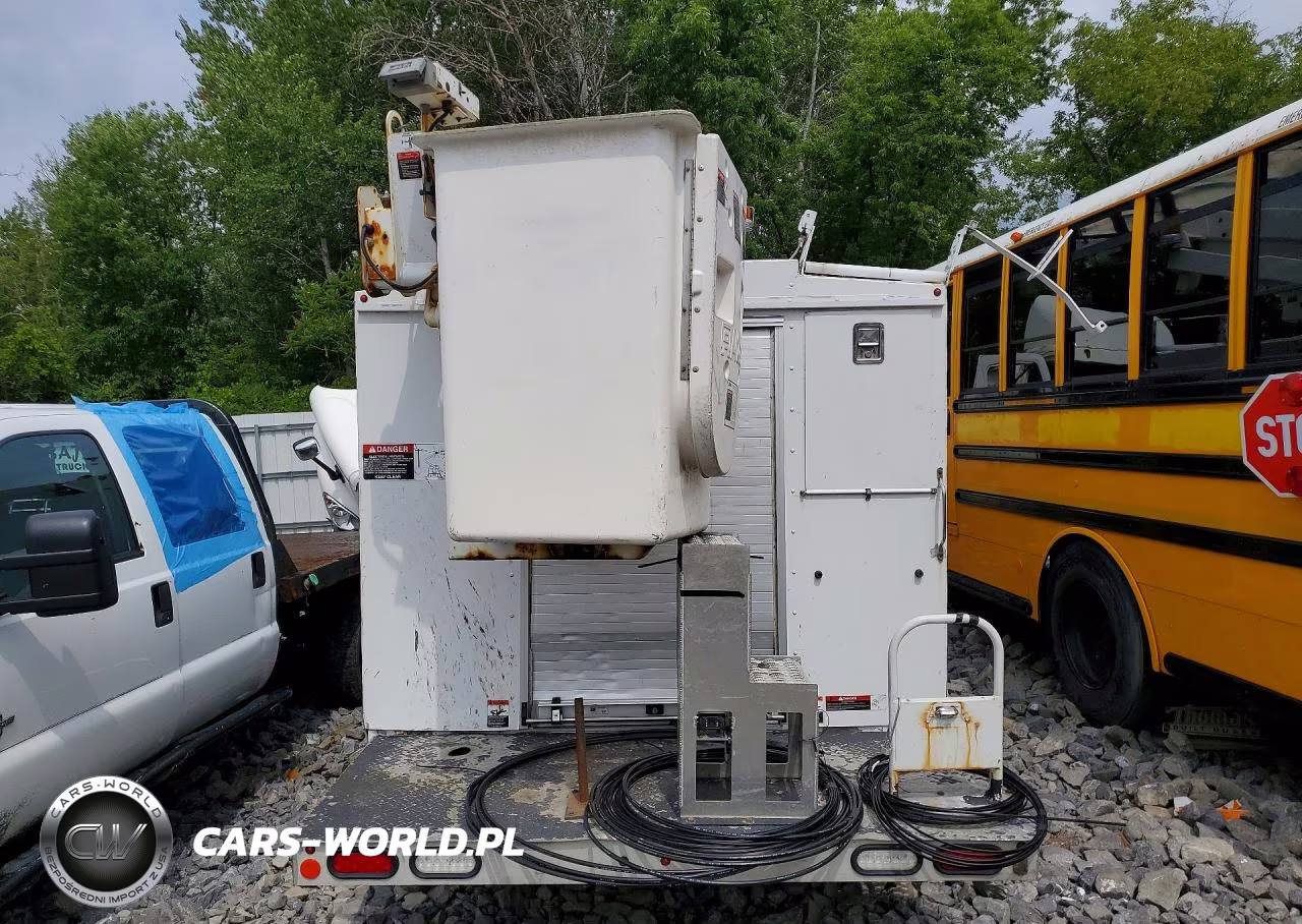 2018 Ford E350 Van With Bucket Lift VIN:1FDWE3FS3JDC07705 - 6
