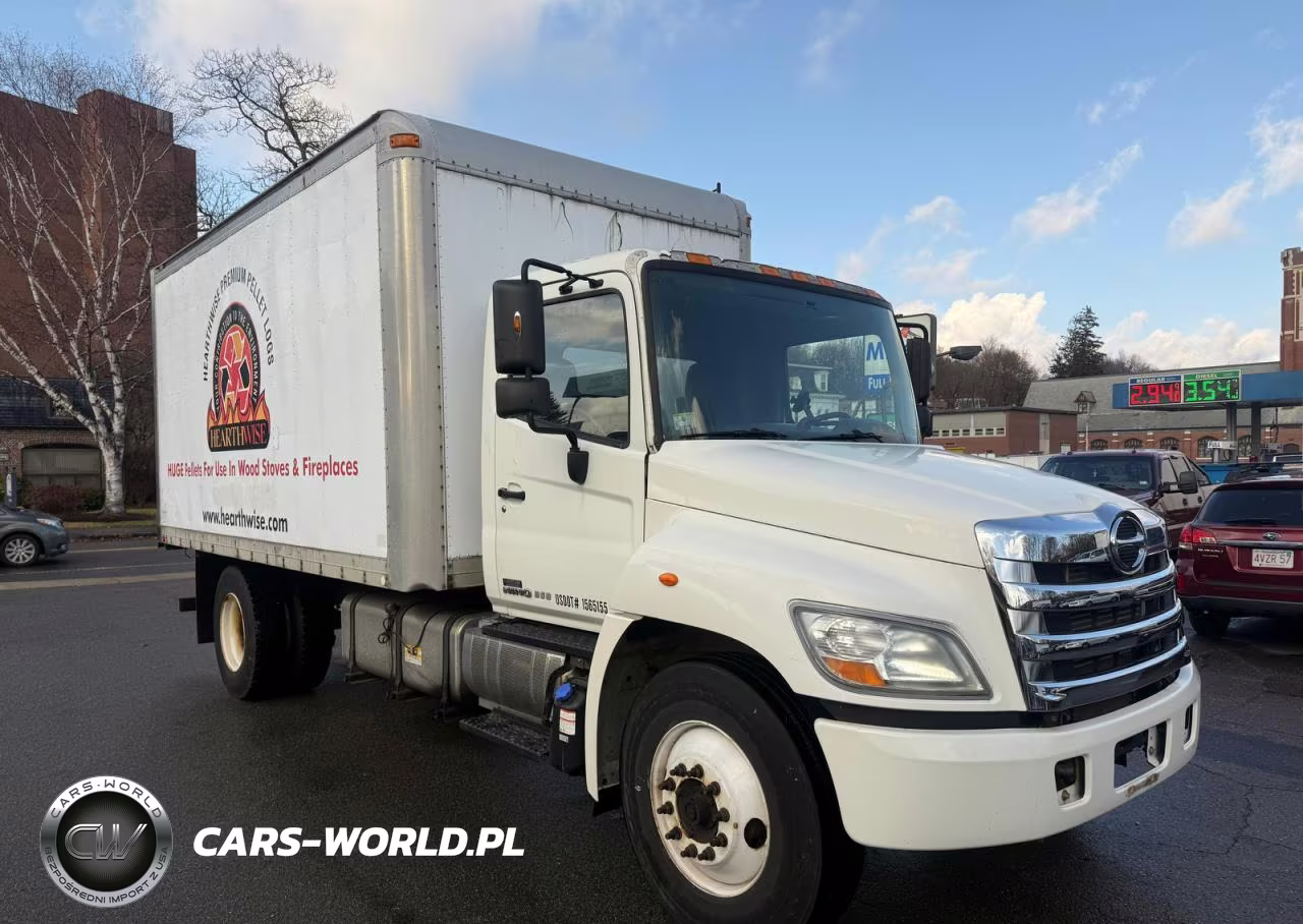 2013 Hino 258-268 - Trucks Box Truck