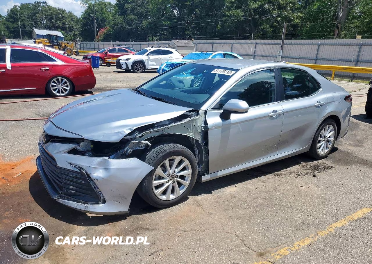 2023 Toyota Camry Le – zdjęcie 1 z 13